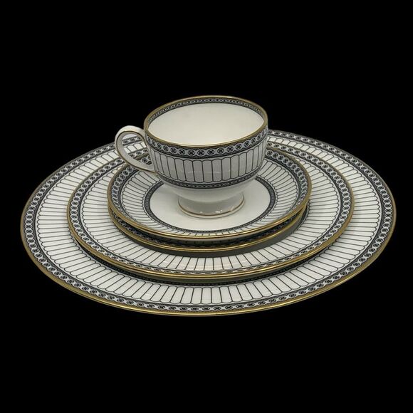 Wedgwood Colonnade Black 5 Pc Place Setting Geometric Lines/Circles Gold Trim - Picture 2 of 3